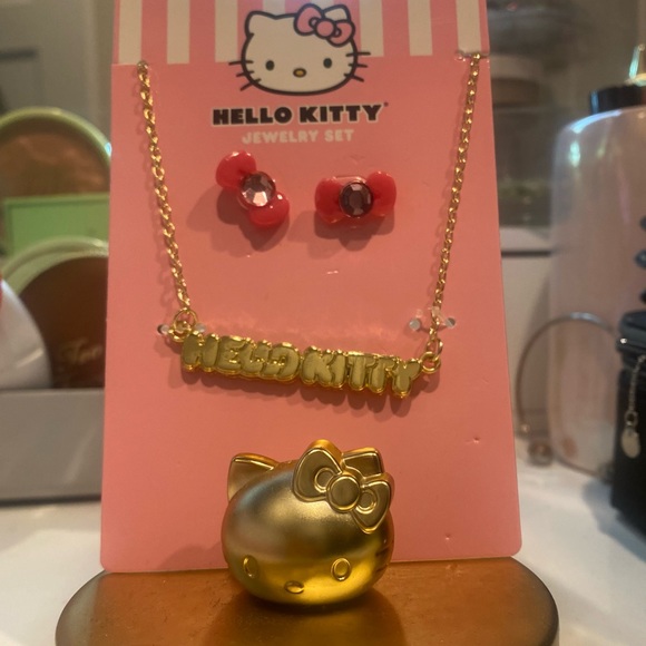 Sanrio Hello Kitty necklace and earrings set. - Picture 7 of 12